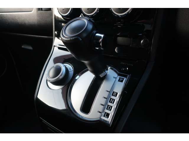 Mitsubishi DELICA 2014-03 4041078-11