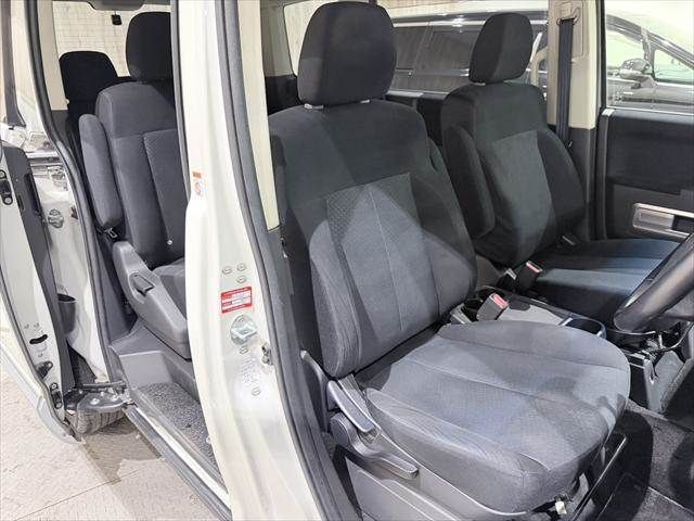 Mitsubishi DELICA 2015-02 4590879-6