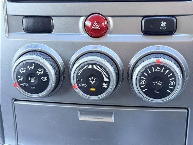 Mitsubishi DELICA 2011-09 4590890-13
