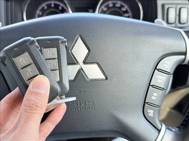 Mitsubishi DELICA 2011-09 4590890-17