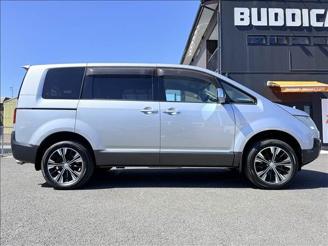 Mitsubishi DELICA 2011-09 4590890-6