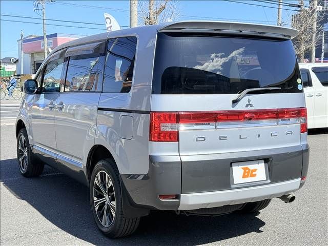 Mitsubishi DELICA 2011-09 4590890-7