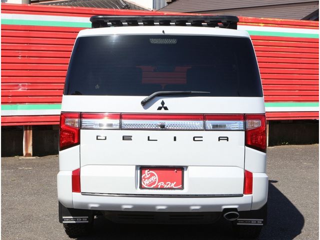 Mitsubishi DELICA 2023-03 4590802-17