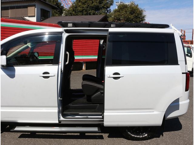 Mitsubishi DELICA 2023-03 4590802-23