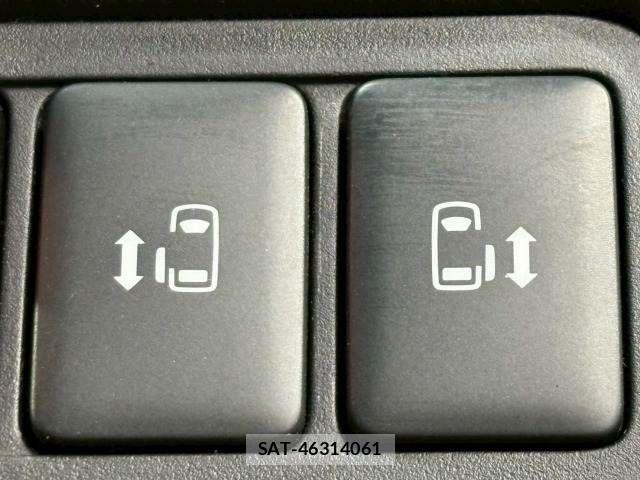 Mitsubishi DELICA 2020-06 5866587-11