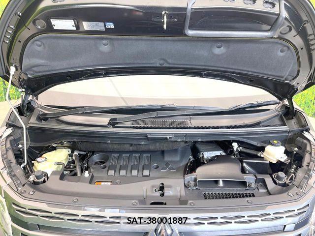 Mitsubishi DELICA 2022-05 5866529-17