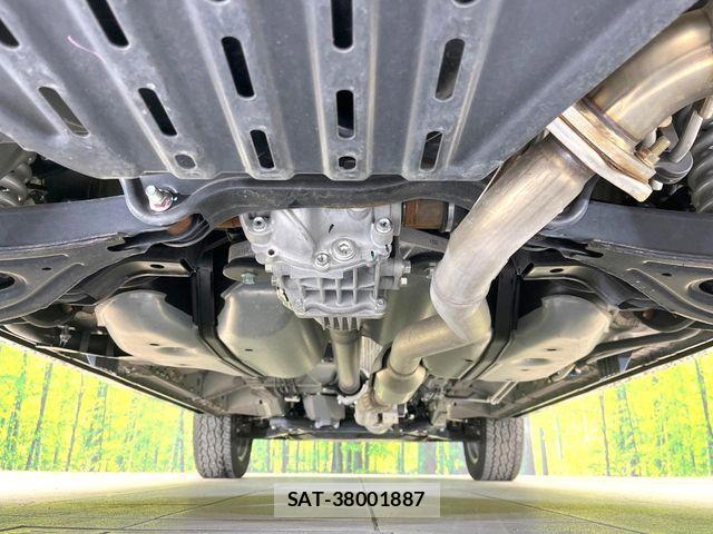 Mitsubishi DELICA 2022-05 5866529-18