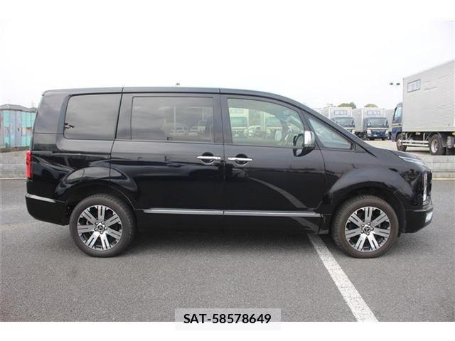Mitsubishi DELICA 2023-08 5866575-9