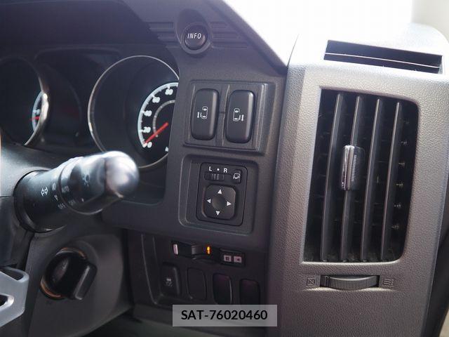 Mitsubishi DELICA 2015-02 5866645-16