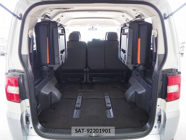 Mitsubishi DELICA 2016-03 5866643-13