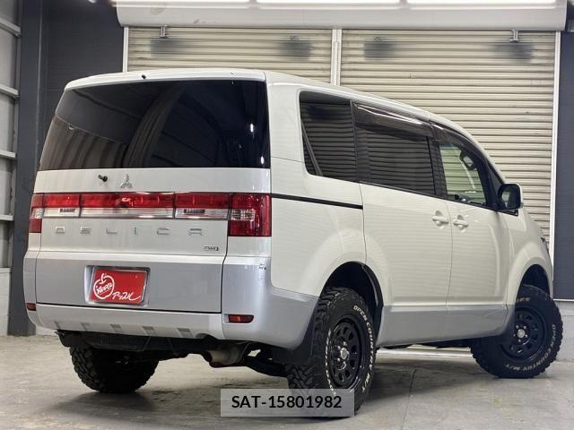 Mitsubishi DELICA 2017-03 5866604-9