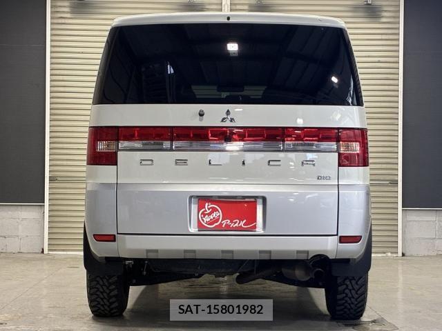 Mitsubishi DELICA 2017-03 5866604-11