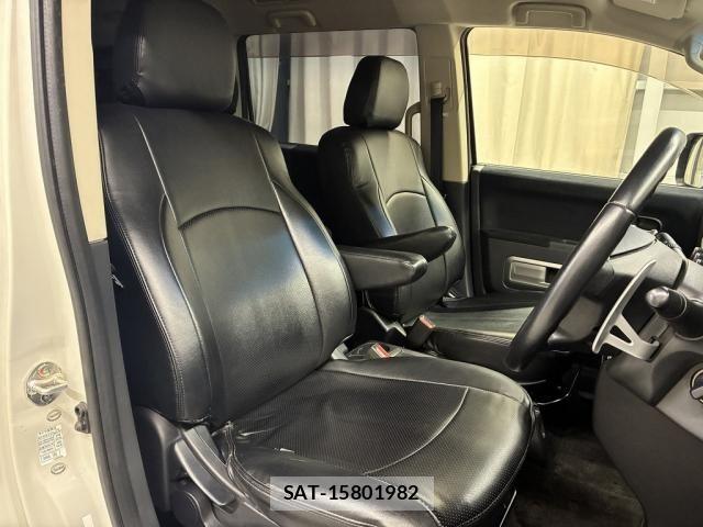 Mitsubishi DELICA 2017-03 5866604-12