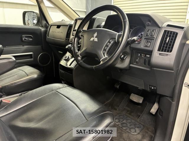 Mitsubishi DELICA 2017-03 5866604-13