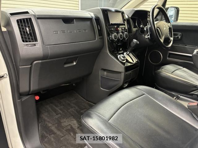 Mitsubishi DELICA 2017-03 5866604-19
