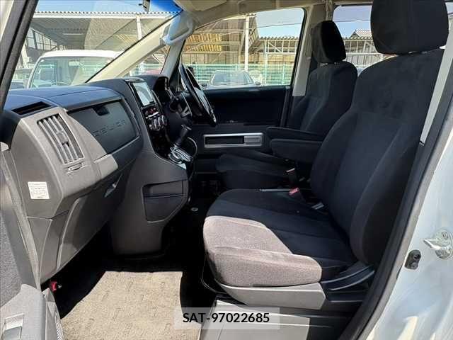 Mitsubishi DELICA 2016-04 6243535-17