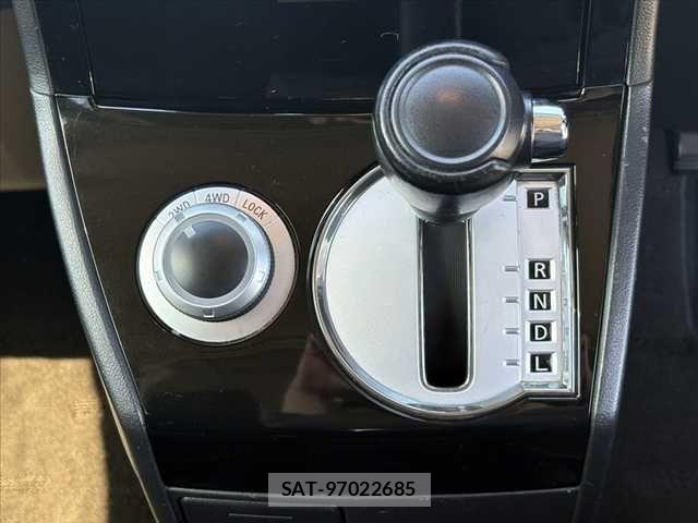 Mitsubishi DELICA 2016-04 6243535-27