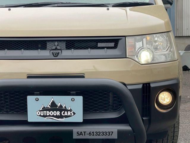 Mitsubishi DELICA 2009-11 6496914-13