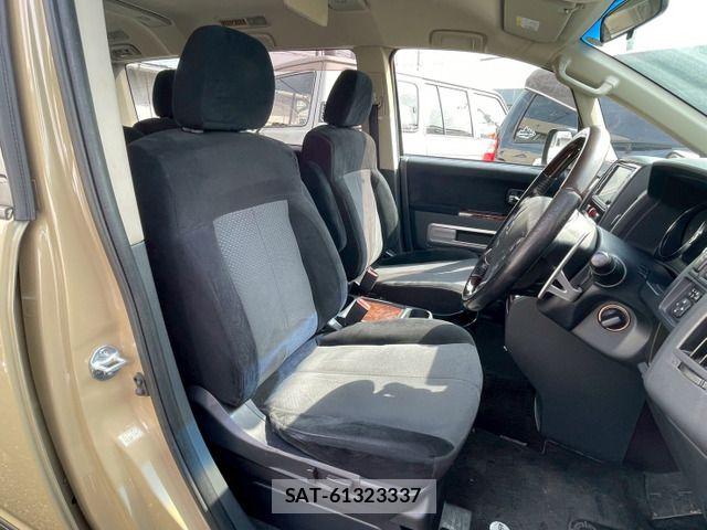 Mitsubishi DELICA 2009-11 6496914-15