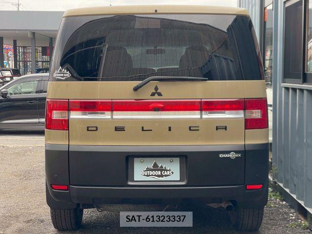 Mitsubishi DELICA 2009-11 6496914-19