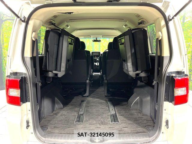 Mitsubishi DELICA 2016-02 6611535-11