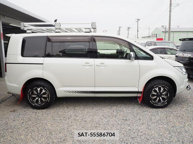 Mitsubishi DELICA 2018-05 6611531-20