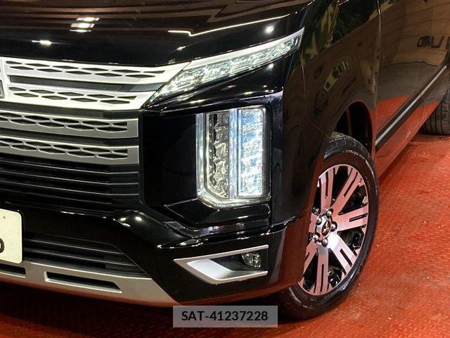 Mitsubishi DELICA 2020-03 6641477-12