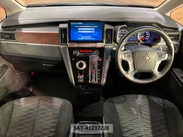 Mitsubishi DELICA 2020-03 6641477-1