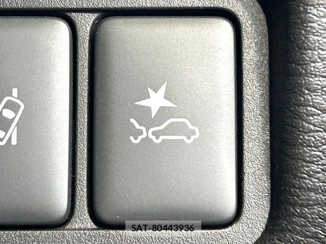 Mitsubishi DELICA 2024-03 6641471-4