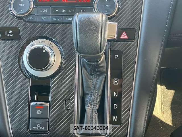 Mitsubishi DELICA 2019-03 6641476-11