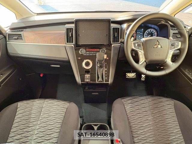 Mitsubishi DELICA 2025-08 6671133-2