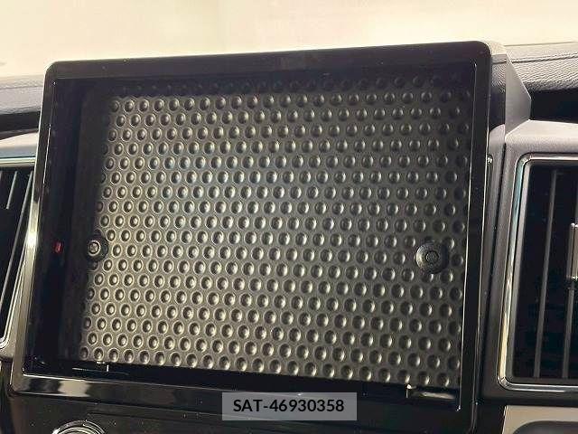 Mitsubishi DELICA 2025-03 6671140-2