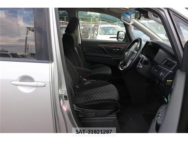 Mitsubishi DELICA 2020-09 6682636-13