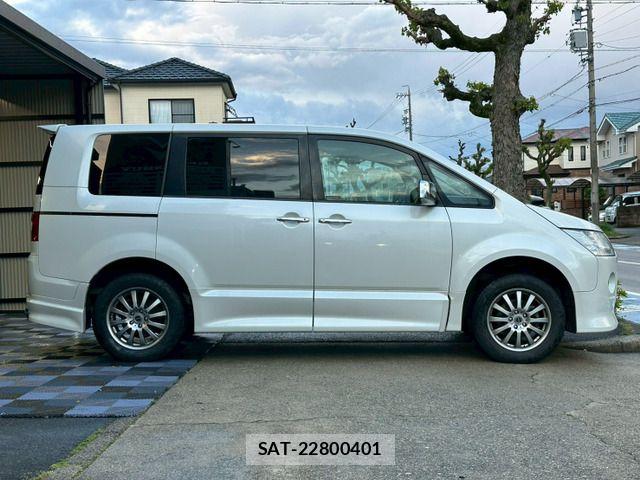 Mitsubishi DELICA 2011-09 6683759-12