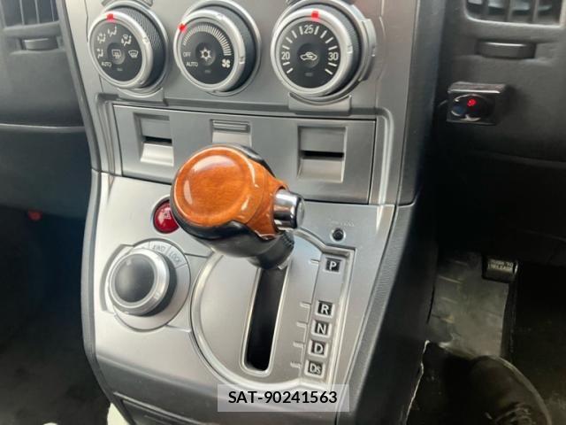 Mitsubishi DELICA 2007-06 6682638-23