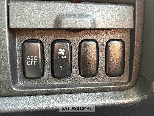 Mitsubishi DELICA 2007-09 6683758-14