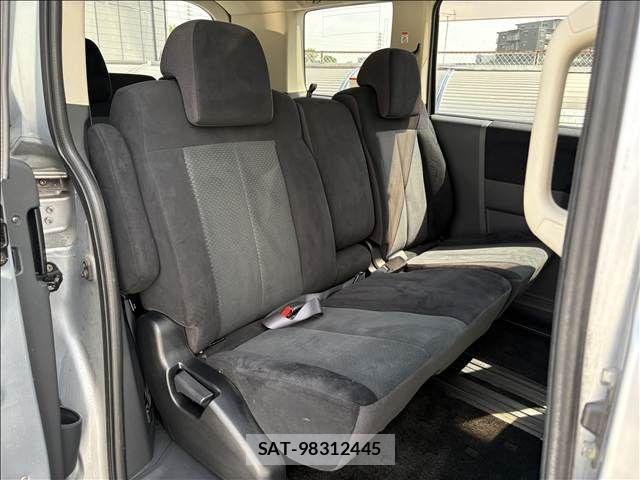 Mitsubishi DELICA 2007-09 6683758-16