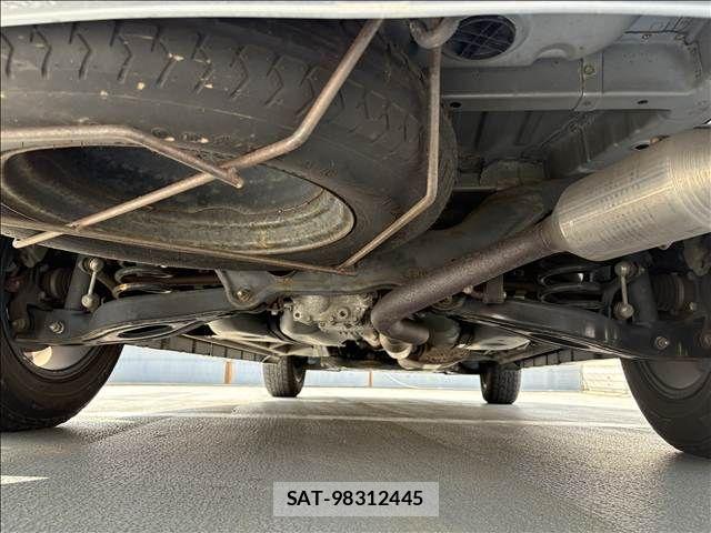 Mitsubishi DELICA 2007-09 6683758-18