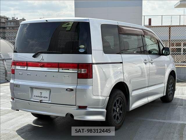 Mitsubishi DELICA 2007-09 6683758-22