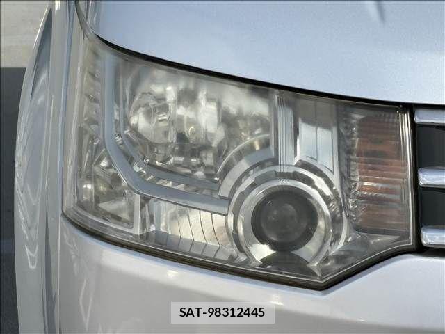 Mitsubishi DELICA 2007-09 6683758-28