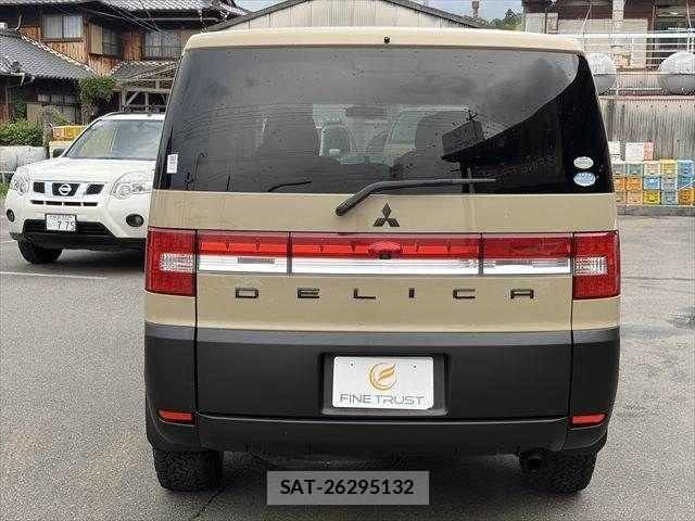 Mitsubishi DELICA 2012-01 6683755-20