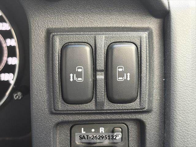 Mitsubishi DELICA 2012-01 6683755-6