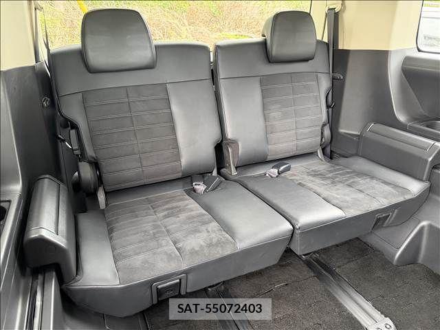 Mitsubishi DELICA 2018-05 6751361-11