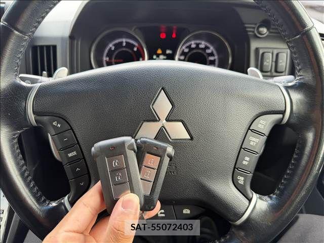 Mitsubishi DELICA 2018-05 6751361-17