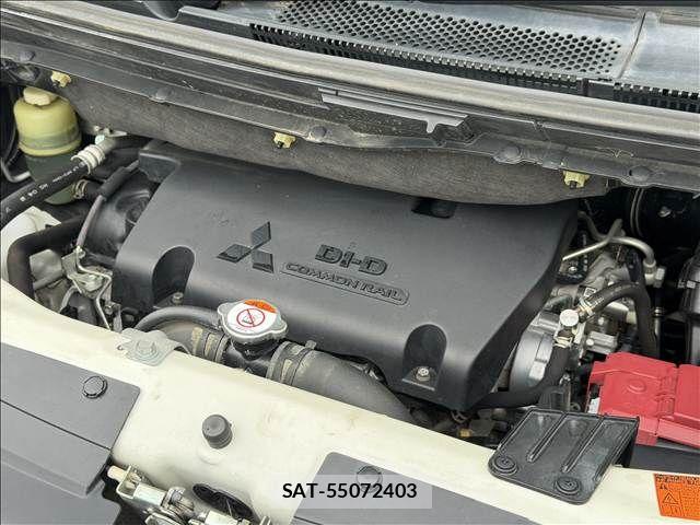 Mitsubishi DELICA 2018-05 6751361-19