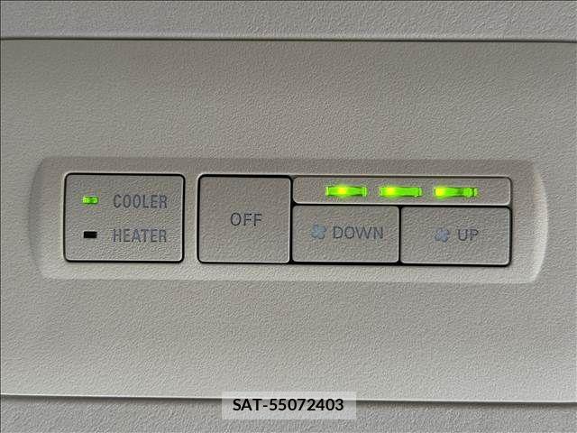 Mitsubishi DELICA 2018-05 6751361-26