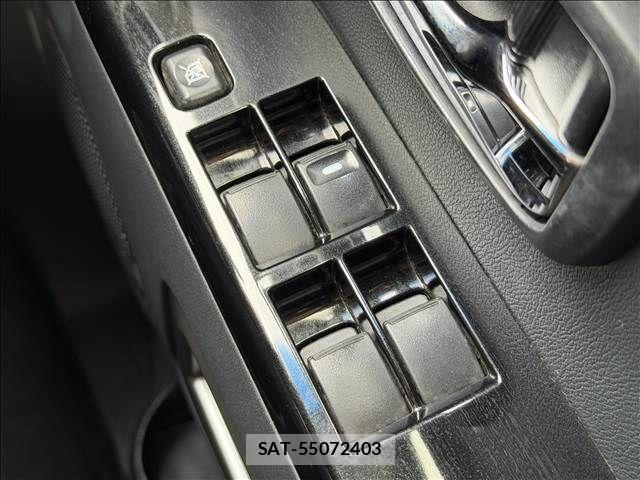 Mitsubishi DELICA 2018-05 6751361-28