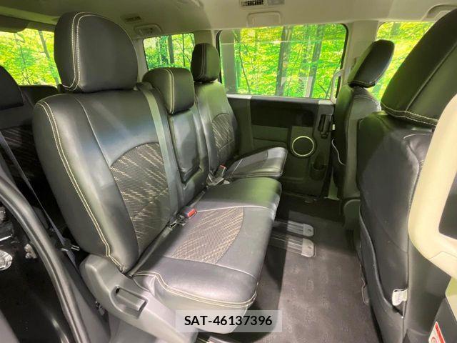 Mitsubishi DELICA 2018-01 6751360-8