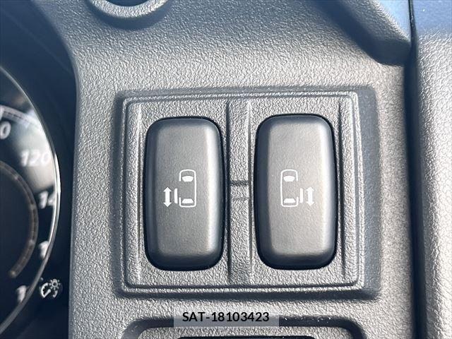 Mitsubishi DELICA 2018-08 6790993-4