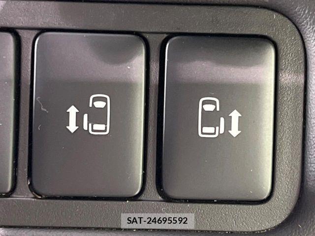 Mitsubishi DELICA 2022-10 6814694-5